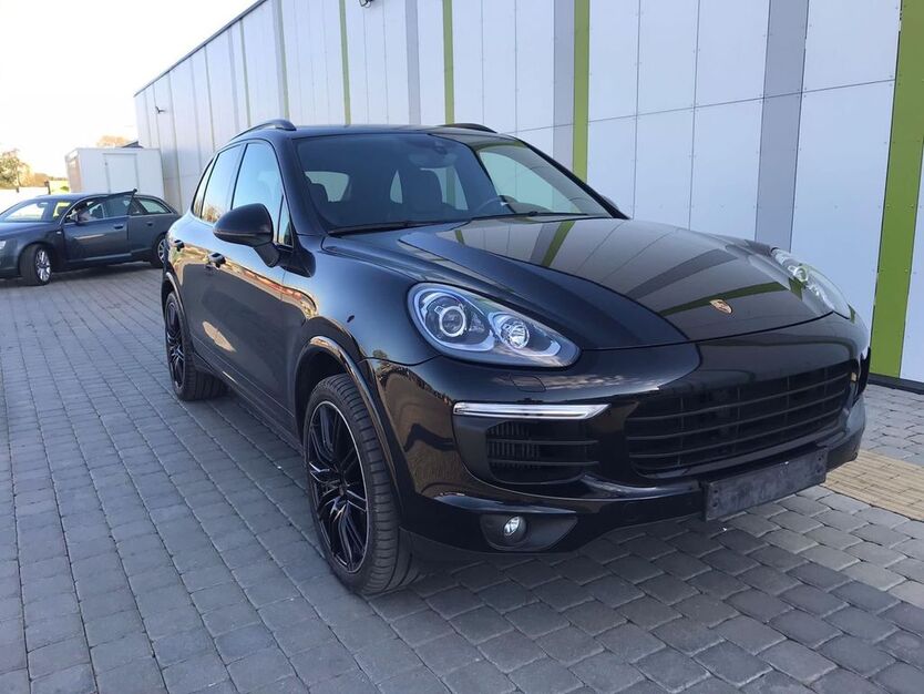 Porsche Cayenne 166.000 km 28.991 € Driedorf 35759