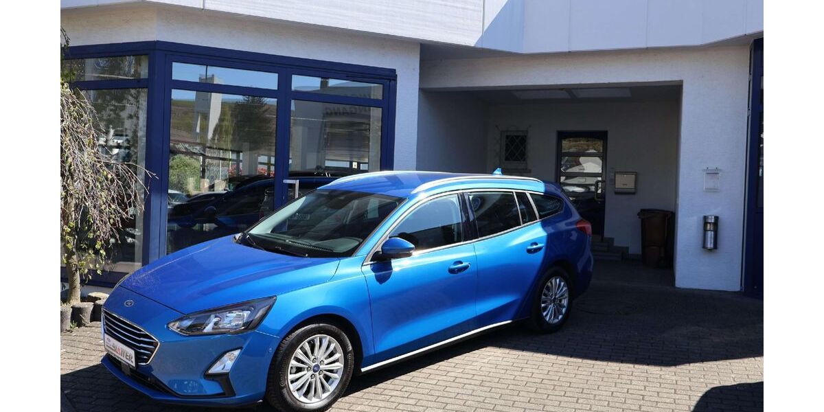 Ford Focus 61.350 km 16.149 &euro; Besigheim 74354