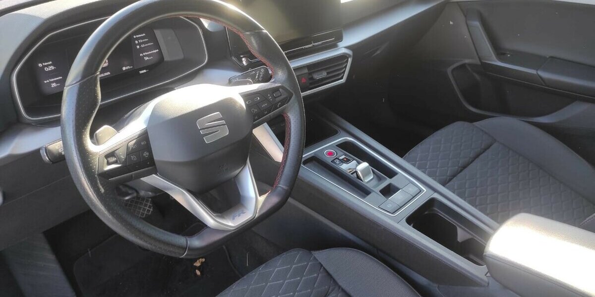 Seat Leon FR e-Hybrid 1,4 TSI DSG/LED/NAVI/SHZ 72.695 km 21.350 &euro; Höchstenbach 57629