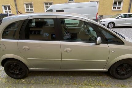 Opel Meriva 156.800 km 1.999 &euro; München 80637