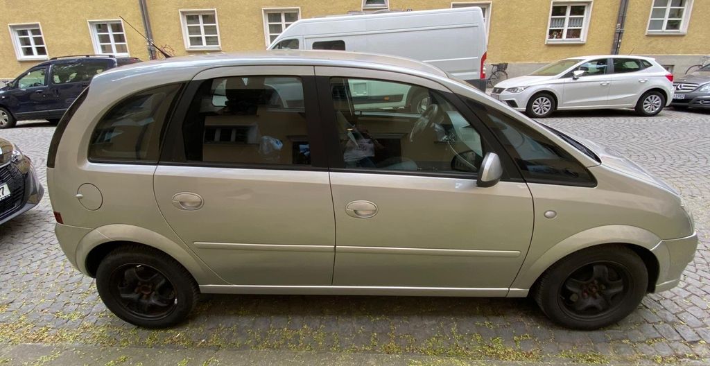 Opel Meriva 156.800 km 1.999 &euro; München 80637