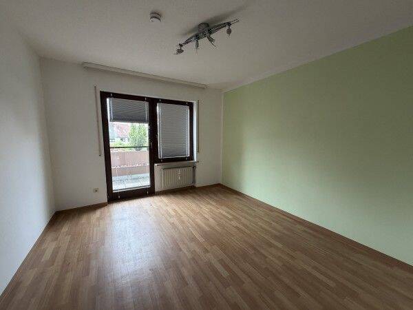 Etagenwohnung Lauf - 3 Zimmer, 77 m&sup2;, 800&euro; | Angebot:26852051
