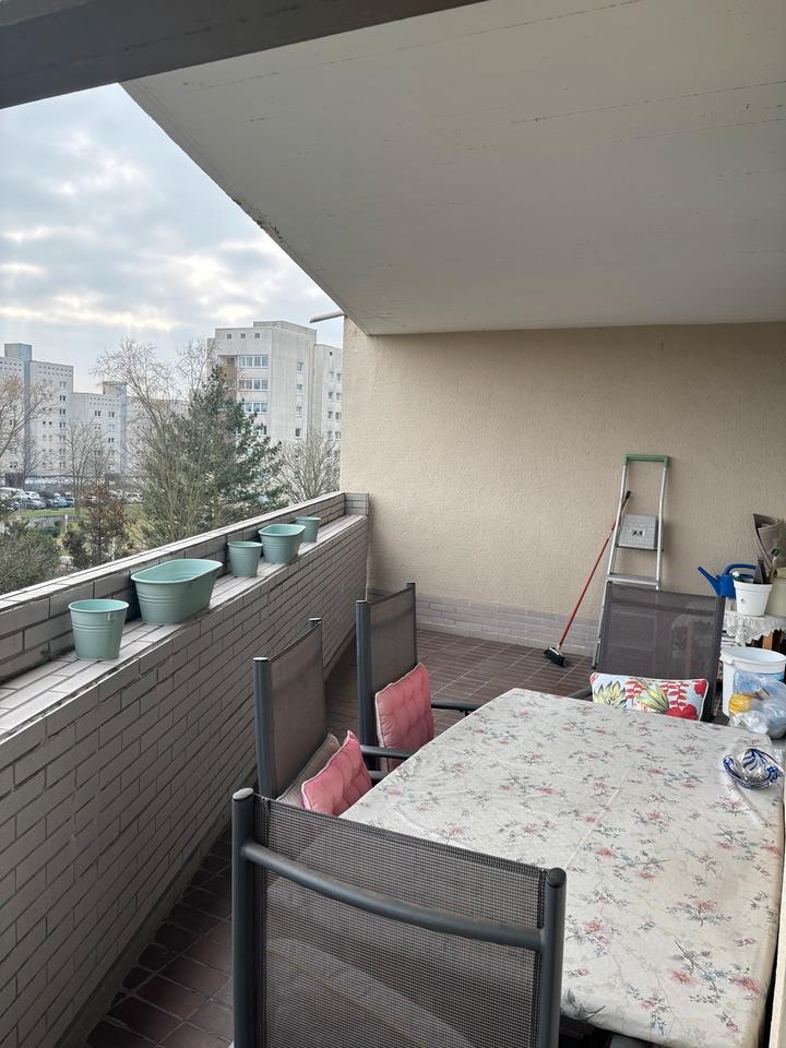 Helle 3 Zimmer Wohnung mit Balkon und Aufzug