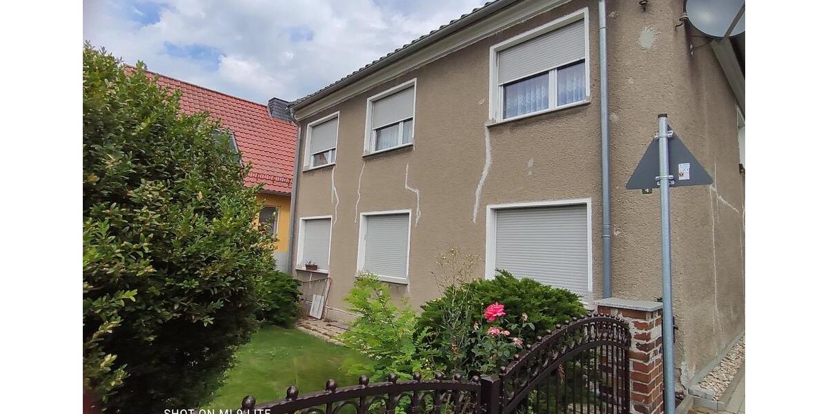 Großes Haus am Waldrand und einem kleinen Garten in Haida 11 zimmer