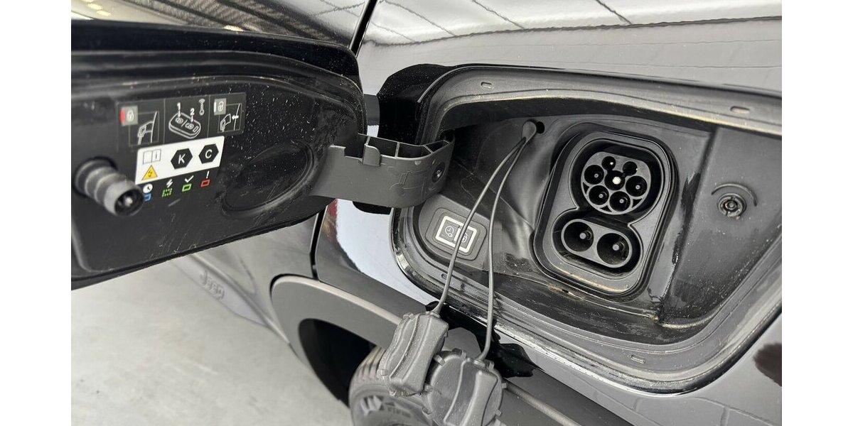Jeep Avenger 54 KWh Summit 1.Hand Navigation LED 44.000 km 21.890 &euro; Lich 35423