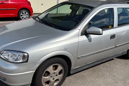 Opel Astra 228.000 km 899 € Detmold 32758