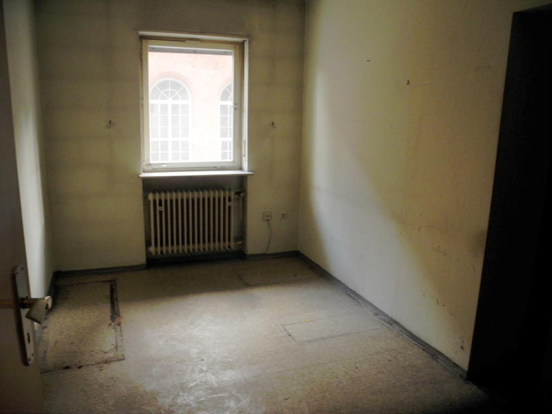 ObjNr:17530 - Teivermietetes Wohn-Geschäftshaus in Elmstein 8 zimmer