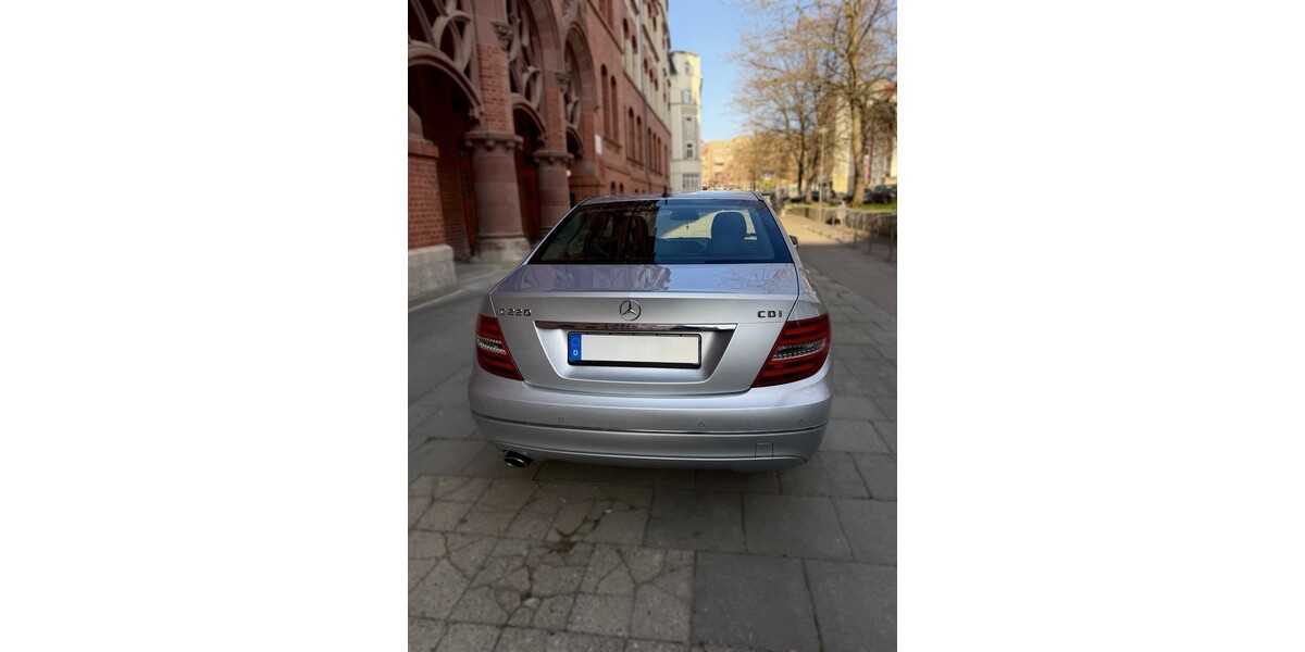Mercedes-Benz C220 265.430 km 8.199 &euro; Halle 33790