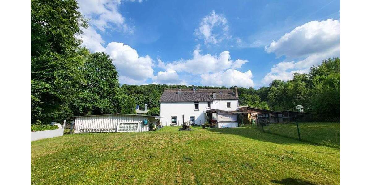 Mehrfamilienhaus in Waldrandlage mit großem Grundstück und Ausbaupotenzial ***Provisionsfrei*** 1 zimmer