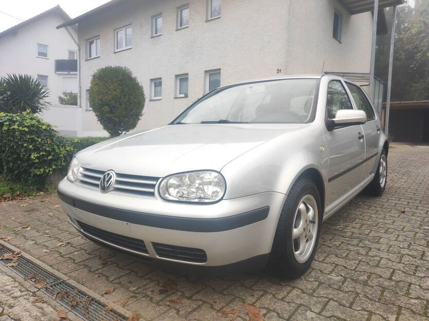 VW Golf 149.957 km 2.300 € Buggingen 79426