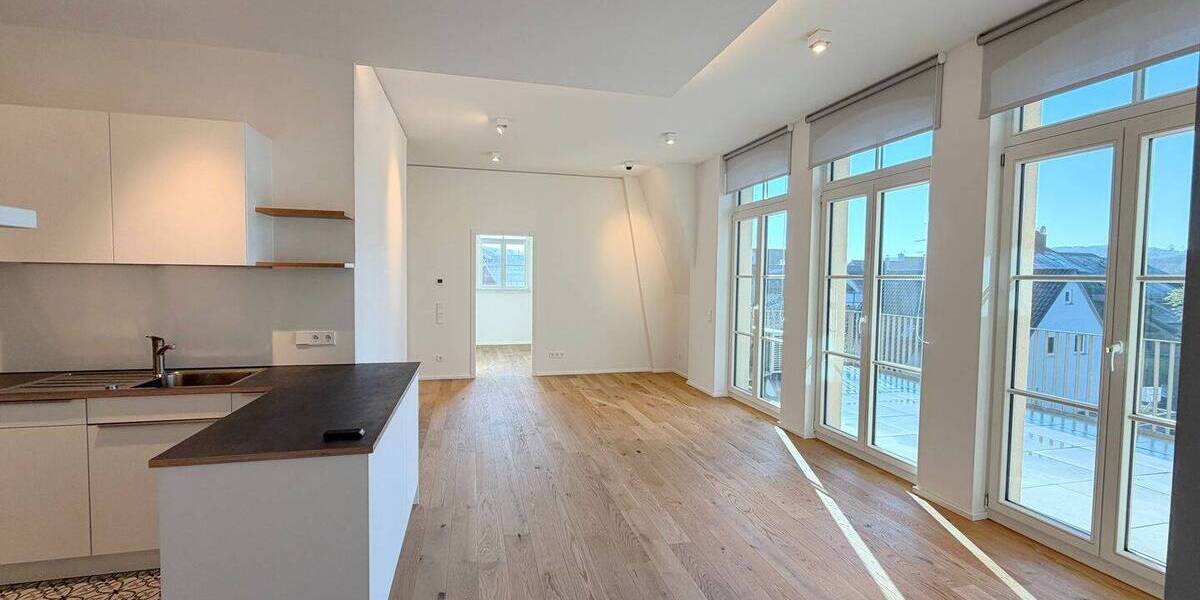 Etagenwohnung Reichenbach - 4 Zimmer, 106 m&sup2;, 1.400&euro; | Angebot:26345438