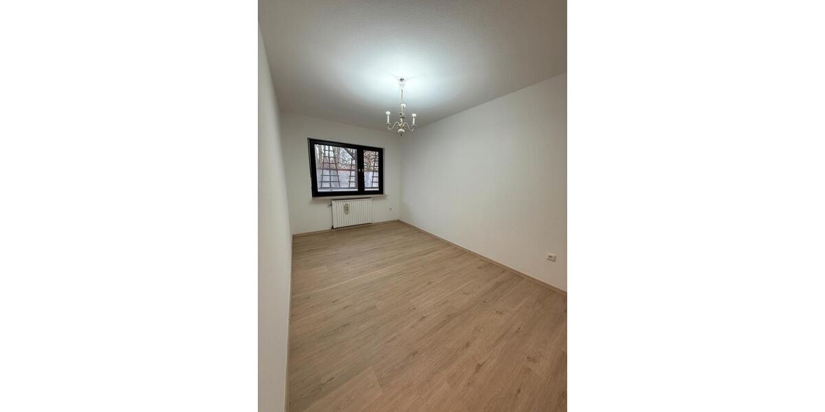Etagenwohnung Germering - 4 Zimmer, 110 m&sup2;, 2.050&euro; | Angebot:26662939