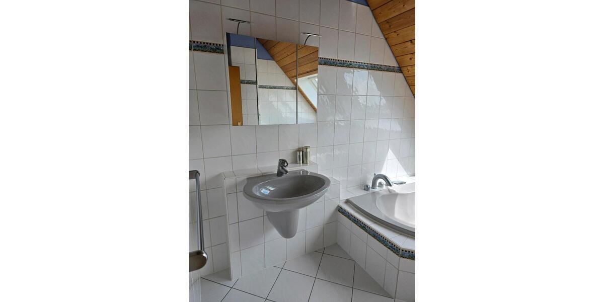 Dachgeschoßwohnung Haßloch - 2 Zimmer, 64 m&sup2;, 237.000&euro; | Angebot:20725593