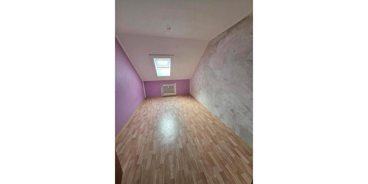 Dachgeschoßwohnung Zell am Harmersbach - 4 Zimmer, 99 m&sup2;, 270.000&euro; | Angebot:27008593