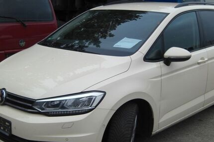 VW Touran 370.000 km 6.599 &euro; Parchim 19370