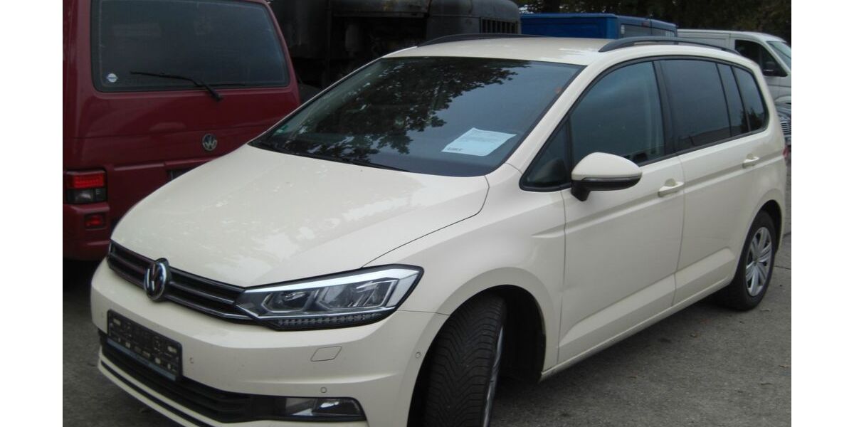 VW Touran 370.000 km 6.599 &euro; Parchim 19370