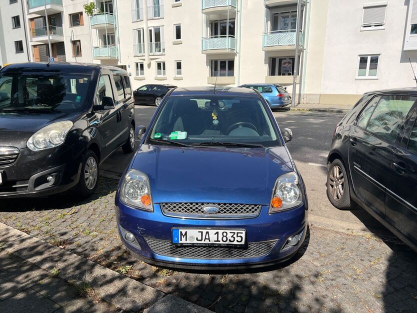 Ford Fiesta 132.077 km 2.500 € München 81543