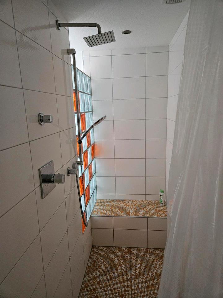 2 Zimmer Wohnung mit großem Balkon zimmer