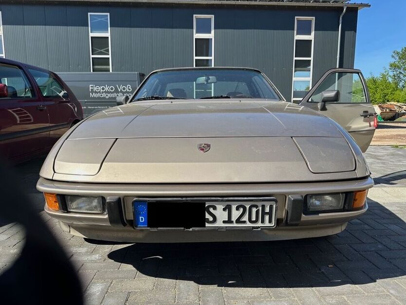 924
