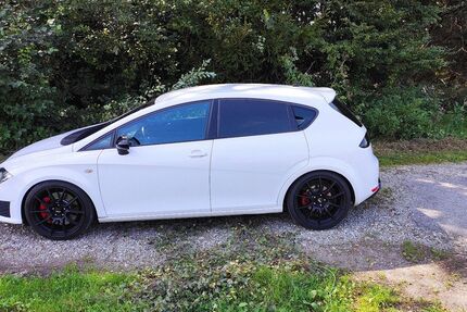 Seat Leon 141.000 km 11.500 &euro; Prutting 83134