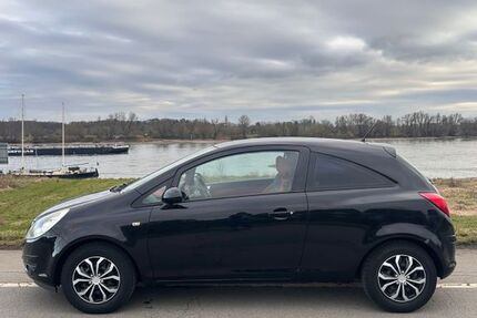 Opel Corsa 178.000 km 2.600 &euro; Düsseldorf 40225