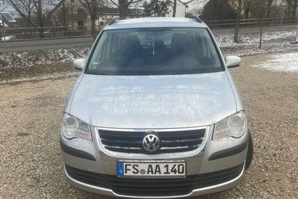 VW Touran 215.000 km 2.200 &euro; Attenkirchen 85395