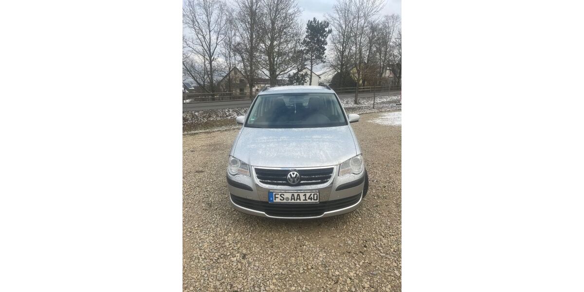 VW Touran 215.000 km 2.200 &euro; Attenkirchen 85395