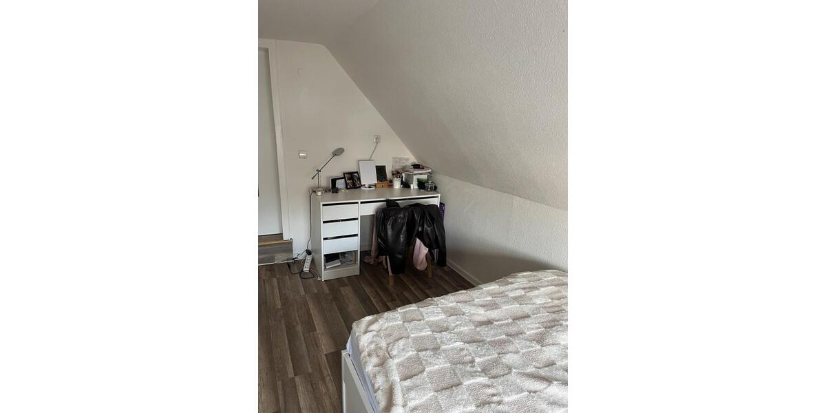 Dachgeschoßwohnung Marburg - 2 Zimmer, 100 m&sup2;, 460&euro; | Angebot:26299956
