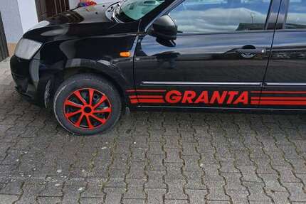 Lada Granta 40.900 km 2.200 &euro; Oberrot 74420