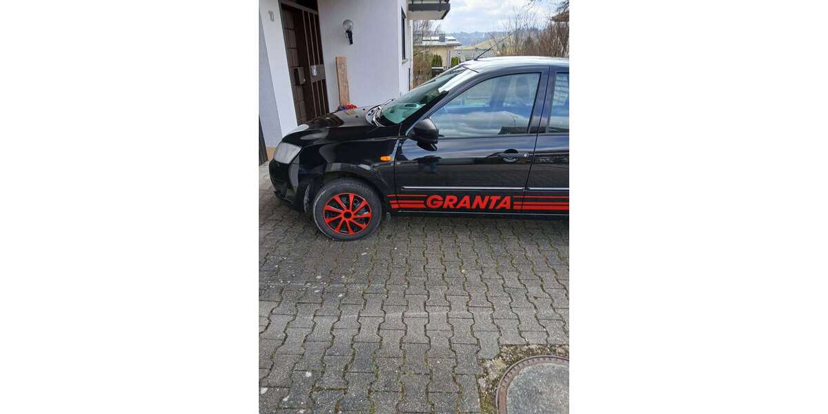 Lada Granta 40.900 km 2.200 &euro; Oberrot 74420