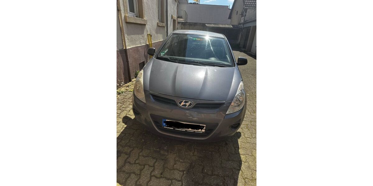 Hyundai i20 136.620 km 4.000 &euro; Karlsruhe 76227