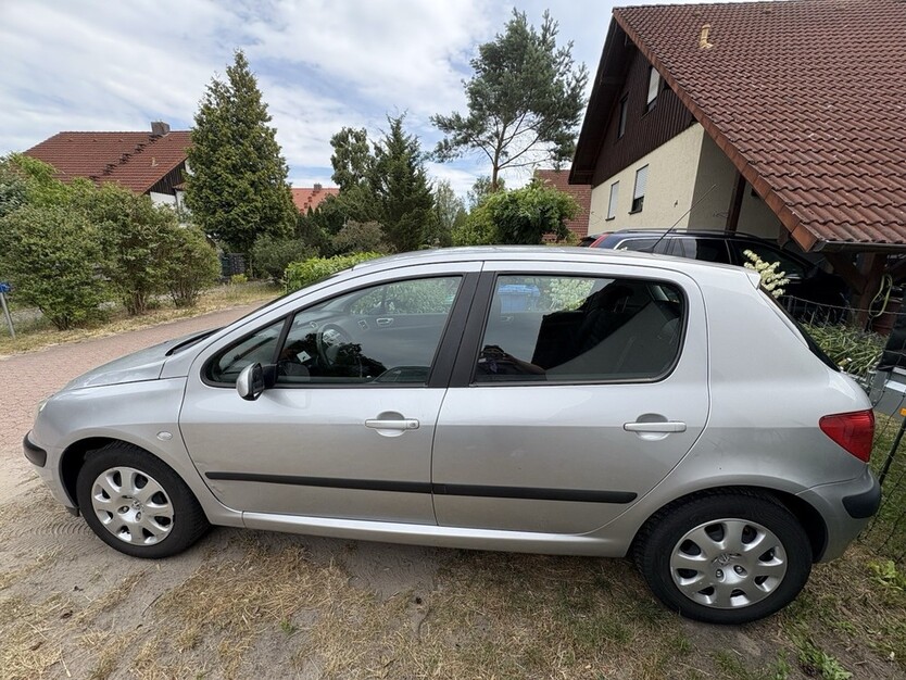 Peugeot 307 129.084 km 2.700 € Heidesee 15754