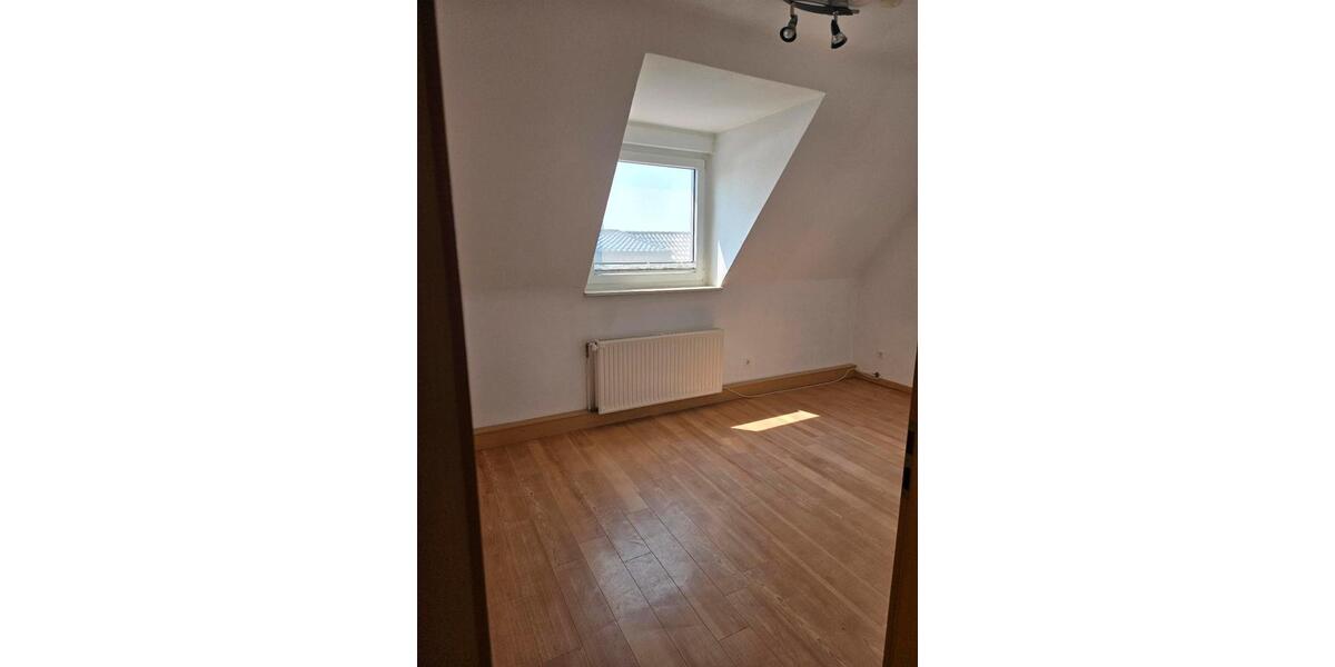 Dachgeschoßwohnung Alfeld (Leine) - 3 Zimmer, 70 m&sup2;, 120.000&euro; | Angebot:27163136
