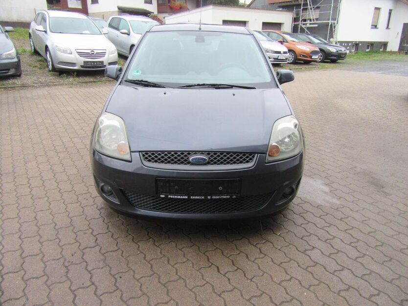 Ford Fiesta 129.300 km 3.999 € Eimen 37632