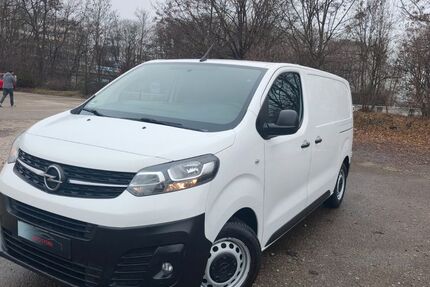 Opel Vivaro 143.000 km 9.950 &euro; München 80939