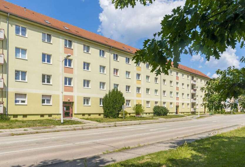 Wohnung zum Mieten in Hoyerswerda 215 € 35.85 m²