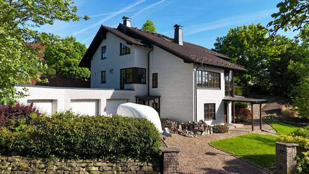 Haus zum Kaufen in Sundern 528.000 € 256 m² 11 zimmer