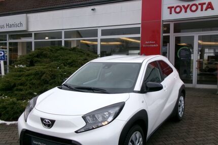 Toyota Aygo (X) 10.000 km 14.590 &euro; Dresden 01259