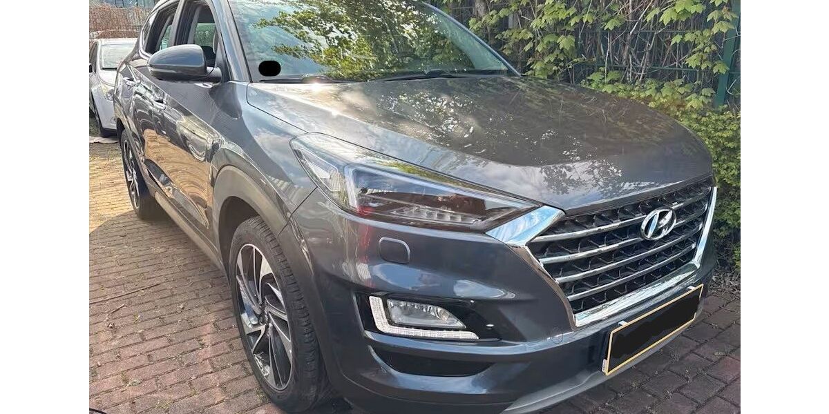 Hyundai TUCSON 142.000 km 17.999 &euro; Ditzingen 71254