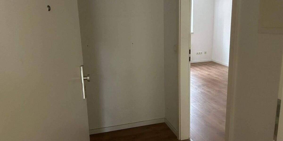 Etagenwohnung Halle (Saale) Innenstadt - 2 Zimmer, 52 m&sup2;, 472&euro; | Angebot:26891628