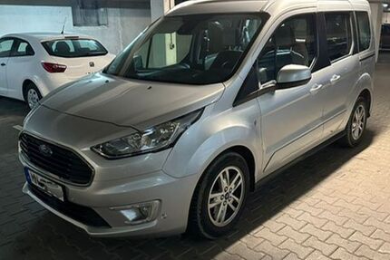 Ford Tourneo Connect 149.500 km 9.900 € München 80331