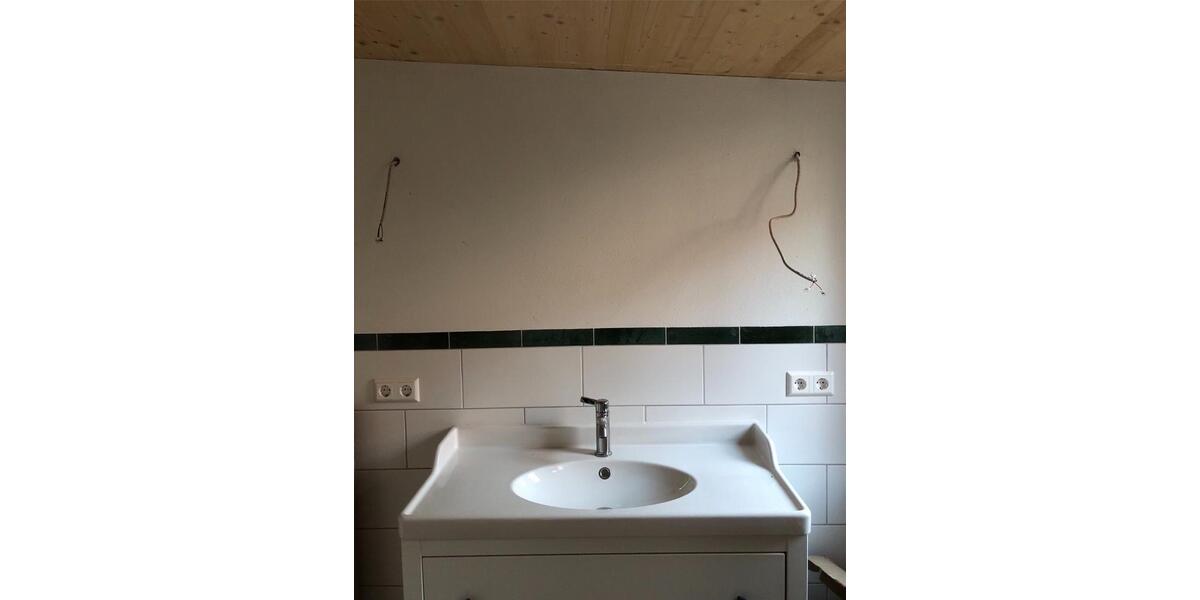Dachgeschoßwohnung Weinsberg - 4 Zimmer, 120 m&sup2;, 1.600&euro; | Angebot:26254420