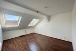 Gemütliches Dachgeschoss in Gohlis-Süd + Laminat + Dachterrasse + schönes Bad + Stellplatz möglich