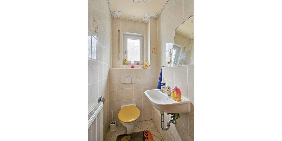 Schönes Reihenendhaus mit Garten, Garage und Stellplatz in Nürnberg-Gebersdorf 5 zimmer