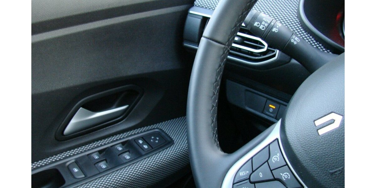 Dacia Sandero III 1,0 TCe 90 Expression Automatik Temp S 20.658 km 16.980 &euro; Falkensee 14612