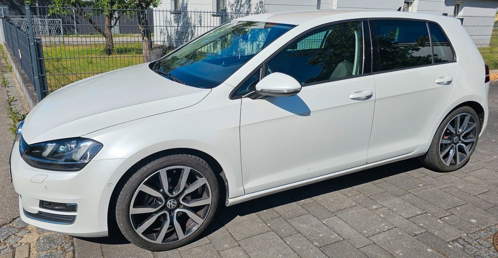 VW Golf 59.400 km 14.800 &euro; Neustadt an der Donau 93333