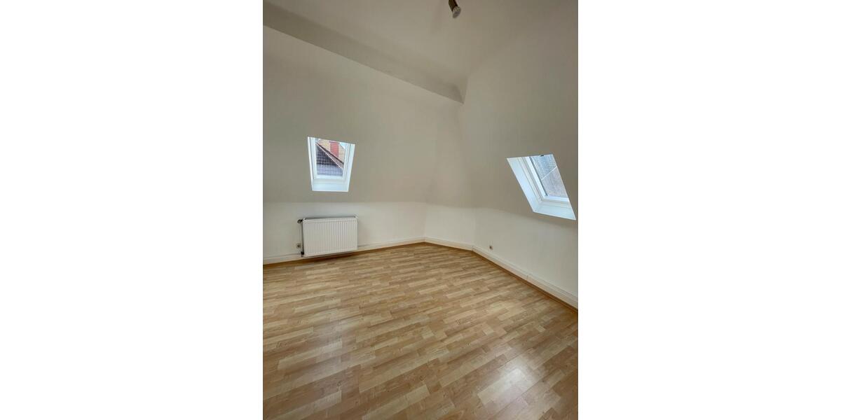 Dachgeschoßwohnung Frankfurt am Main Ost - 3 Zimmer, 60 m&sup2;, 1.240&euro; | Angebot:26656471