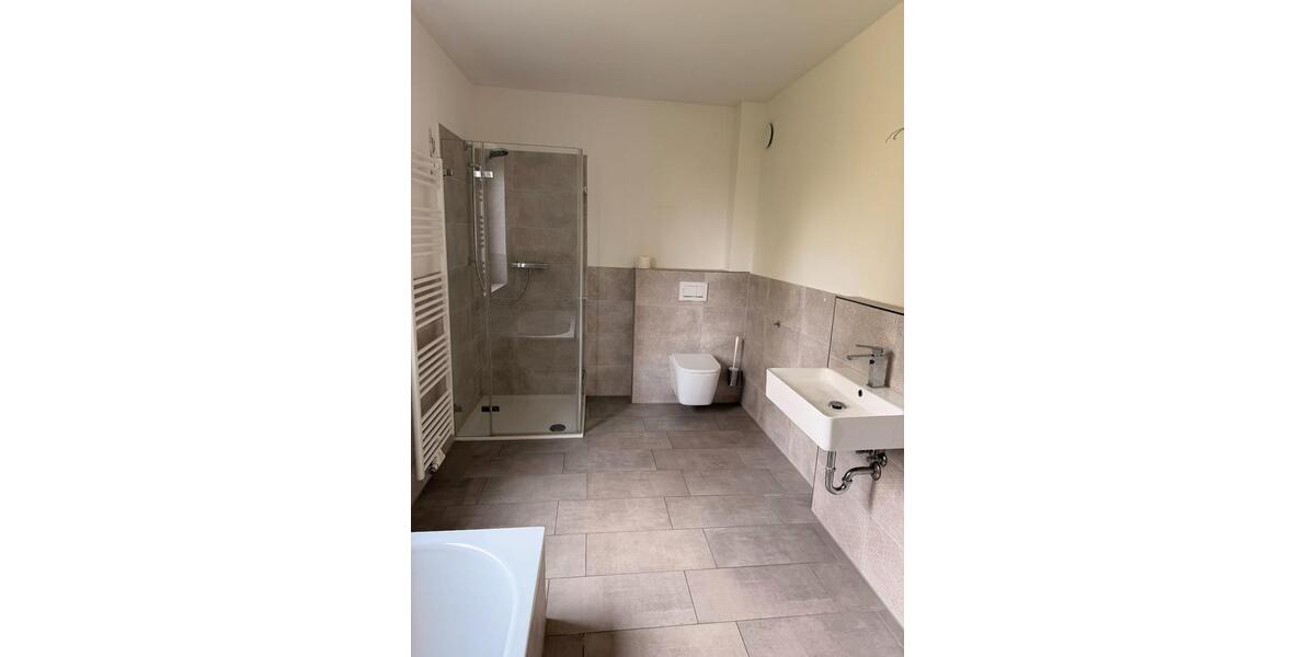Erdgeschoßwohnung Lunden - 4 Zimmer, 121 m&sup2;, 1.250&euro; | Angebot:26296724