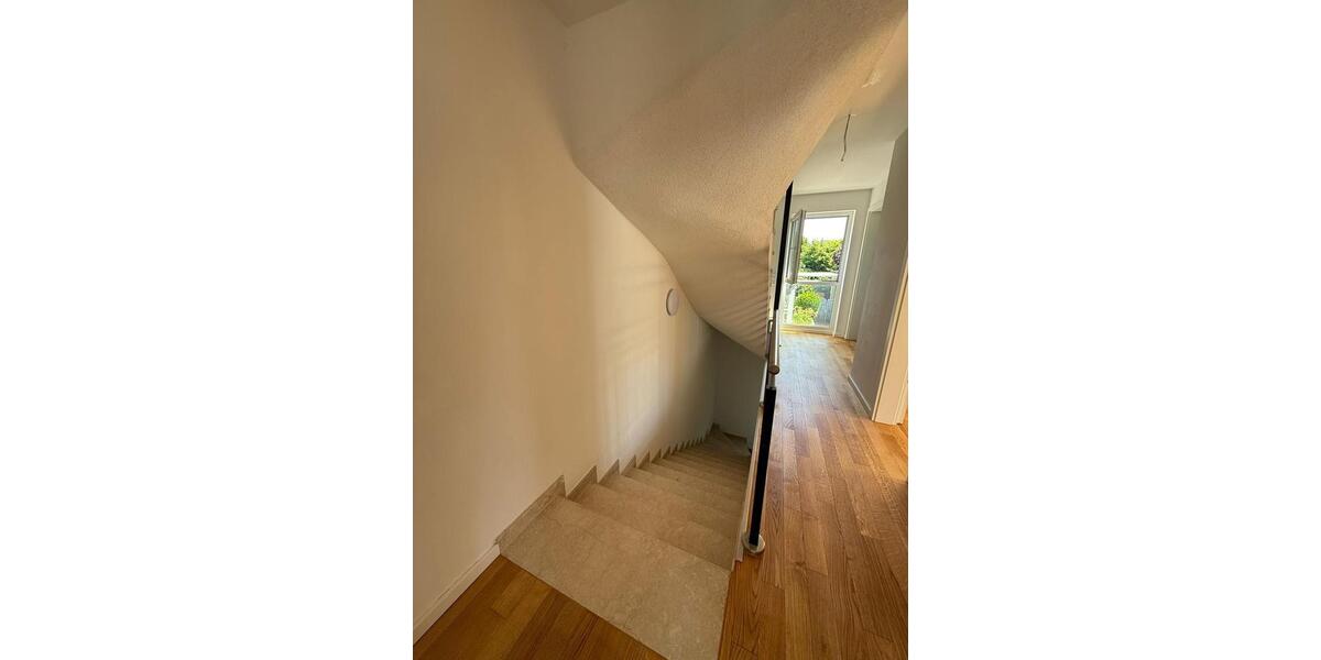 Doppelhaushälfte Frankfurt am Main West - 4 Zimmer, 113 m&sup2;, 2.300&euro; | Angebot:26093726