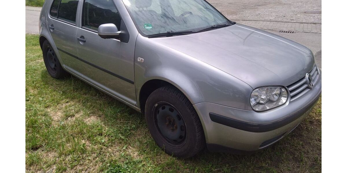 VW Golf 224.900 km 2.899 &euro; Krün 82494